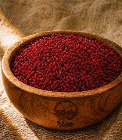 زرشک قرمز روستاژ در کاسه چوبی