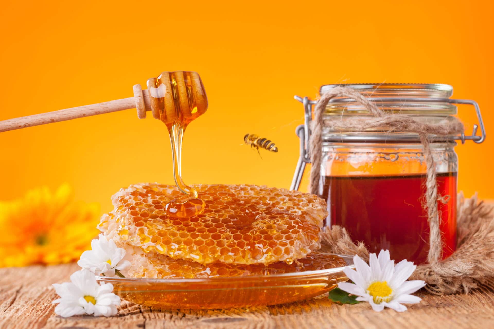 تولید عسل طبیعی چگونه است